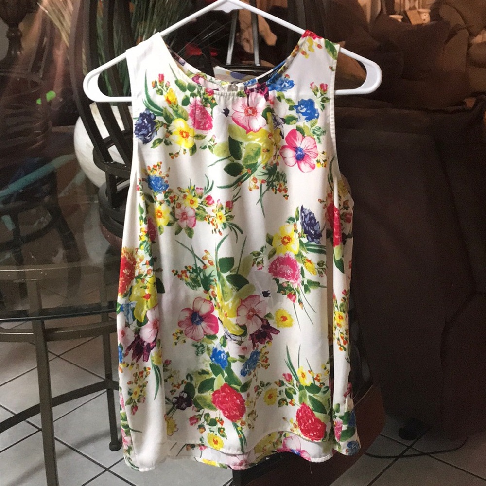 *FOREVER 21* Floral Pattern Top